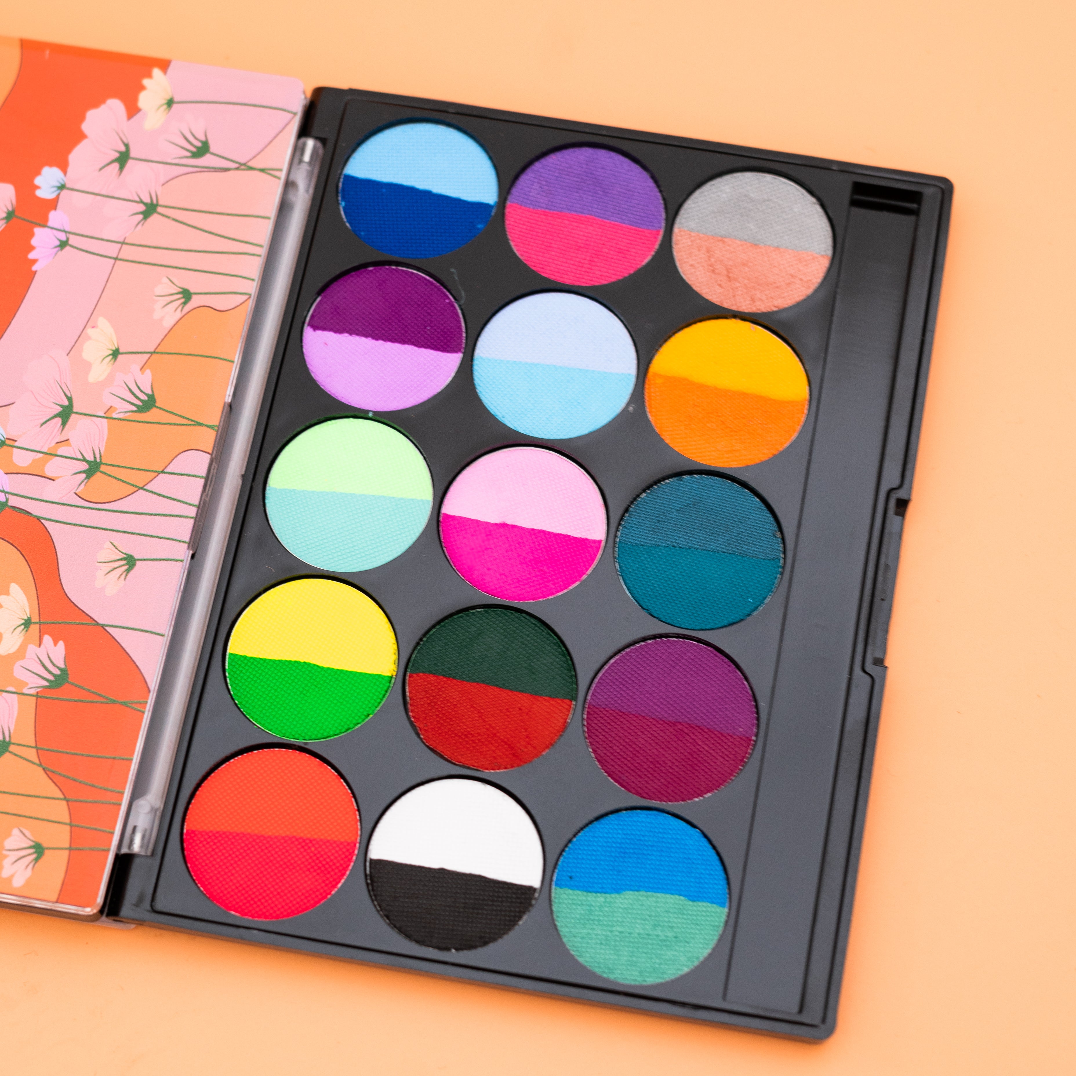 Aqualiner Palette- Water activated